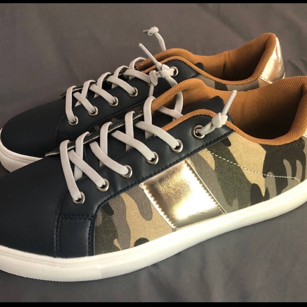 SUMMIT FAUX LEATHER CAMO SNEAKERS